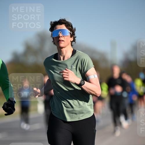 06.04.2025 - 44. Internationalen Wilhelmsburger Insellauf Dr. Thomas Lammeyer http://msf.ph/oto/7553716 06.04.2025 09:28:14 Laufen  meine-sportfotos.de