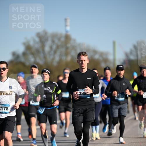 06.04.2025 - 44. Internationalen Wilhelmsburger Insellauf Dr. Thomas Lammeyer http://msf.ph/oto/7553729 06.04.2025 09:28:17 Laufen 399, 3178 meine-sportfotos.de