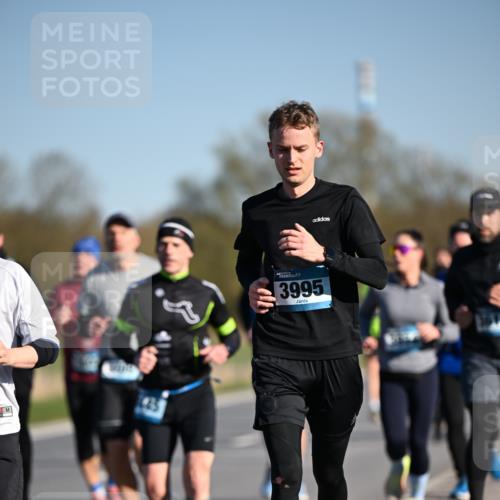 06.04.2025 - 44. Internationalen Wilhelmsburger Insellauf Dr. Thomas Lammeyer http://msf.ph/oto/7553736 06.04.2025 09:28:19 Laufen 3995 meine-sportfotos.de