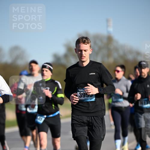 06.04.2025 - 44. Internationalen Wilhelmsburger Insellauf Dr. Thomas Lammeyer http://msf.ph/oto/7553738 06.04.2025 09:28:19 Laufen 3995 meine-sportfotos.de