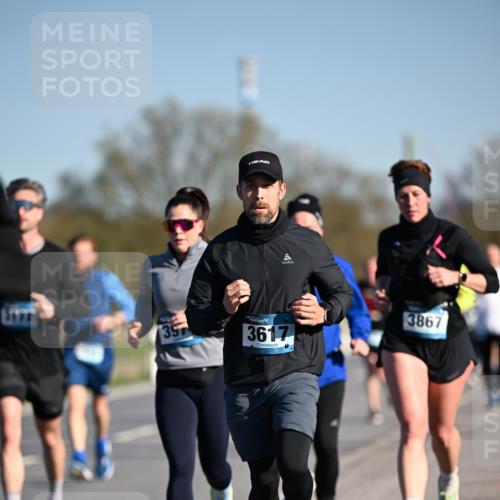 06.04.2025 - 44. Internationalen Wilhelmsburger Insellauf Dr. Thomas Lammeyer http://msf.ph/oto/7553751 06.04.2025 09:28:20 Laufen 3617, 3867 meine-sportfotos.de