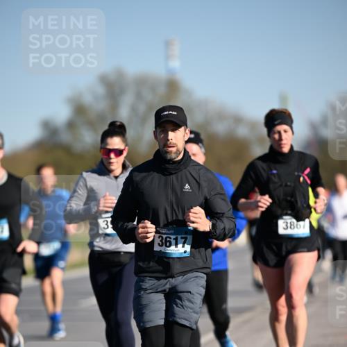 06.04.2025 - 44. Internationalen Wilhelmsburger Insellauf Dr. Thomas Lammeyer http://msf.ph/oto/7553756 06.04.2025 09:28:20 Laufen 8, 3, 3617, 3867 meine-sportfotos.de