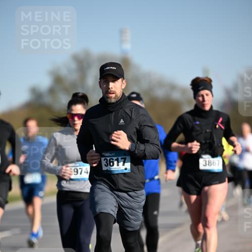 06.04.2025 - 44. Internationalen Wilhelmsburger Insellauf Dr. Thomas Lammeyer http://msf.ph/oto/7553758 06.04.2025 09:28:21 Laufen 974, 3617, 3867 meine-sportfotos.de