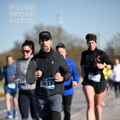 06.04.2025 - 44. Internationalen Wilhelmsburger Insellauf Dr. Thomas Lammeyer http://msf.ph/oto/7553762 06.04.2025 09:28:21 Laufen 39, 3617, 3867 meine-sportfotos.de