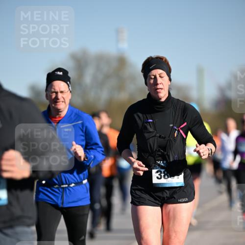 06.04.2025 - 44. Internationalen Wilhelmsburger Insellauf Dr. Thomas Lammeyer http://msf.ph/oto/7553780 06.04.2025 09:28:22 Laufen 38 meine-sportfotos.de
