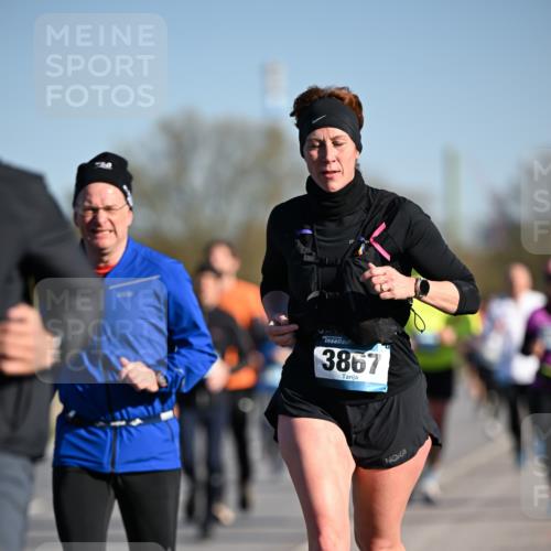 06.04.2025 - 44. Internationalen Wilhelmsburger Insellauf Dr. Thomas Lammeyer http://msf.ph/oto/7553782 06.04.2025 09:28:22 Laufen 3867 meine-sportfotos.de