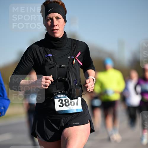06.04.2025 - 44. Internationalen Wilhelmsburger Insellauf Dr. Thomas Lammeyer http://msf.ph/oto/7553795 06.04.2025 09:28:23 Laufen 3867 meine-sportfotos.de
