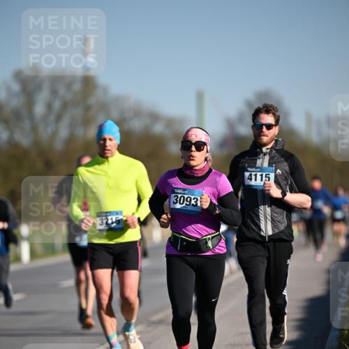 06.04.2025 - 44. Internationalen Wilhelmsburger Insellauf Dr. Thomas Lammeyer http://msf.ph/oto/7553810 06.04.2025 09:28:25 Laufen 3215, 3093, 4115 meine-sportfotos.de
