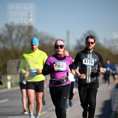 06.04.2025 - 44. Internationalen Wilhelmsburger Insellauf Dr. Thomas Lammeyer http://msf.ph/oto/7553816 06.04.2025 09:28:26 Laufen 3215, 093, 4115 meine-sportfotos.de