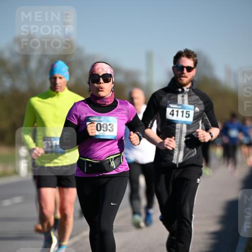 06.04.2025 - 44. Internationalen Wilhelmsburger Insellauf Dr. Thomas Lammeyer http://msf.ph/oto/7553825 06.04.2025 09:28:26 Laufen 093, 4115 meine-sportfotos.de