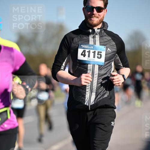 06.04.2025 - 44. Internationalen Wilhelmsburger Insellauf Dr. Thomas Lammeyer http://msf.ph/oto/7553847 06.04.2025 09:28:28 Laufen 4115 meine-sportfotos.de