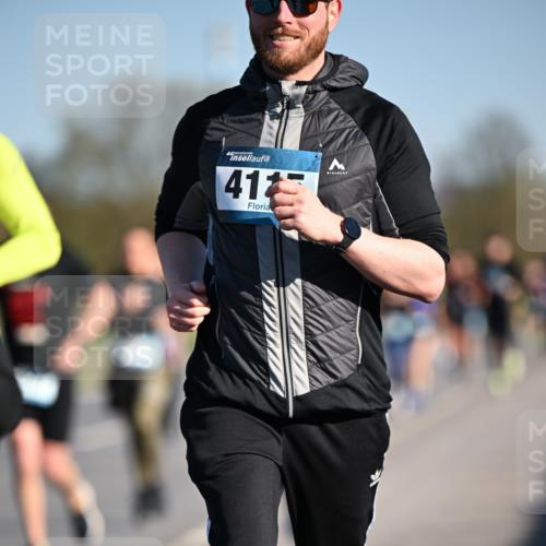 06.04.2025 - 44. Internationalen Wilhelmsburger Insellauf Dr. Thomas Lammeyer http://msf.ph/oto/7553851 06.04.2025 09:28:29 Laufen 417 meine-sportfotos.de