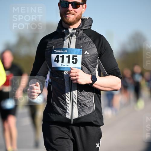 06.04.2025 - 44. Internationalen Wilhelmsburger Insellauf Dr. Thomas Lammeyer http://msf.ph/oto/7553853 06.04.2025 09:28:29 Laufen 4115 meine-sportfotos.de