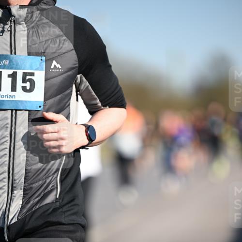 06.04.2025 - 44. Internationalen Wilhelmsburger Insellauf Dr. Thomas Lammeyer http://msf.ph/oto/7553866 06.04.2025 09:28:30 Laufen 115 meine-sportfotos.de