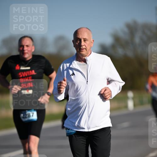 06.04.2025 - 44. Internationalen Wilhelmsburger Insellauf Dr. Thomas Lammeyer http://msf.ph/oto/7553877 06.04.2025 09:28:31 Laufen 4287 meine-sportfotos.de