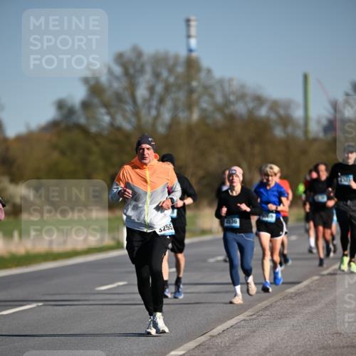 06.04.2025 - 44. Internationalen Wilhelmsburger Insellauf Dr. Thomas Lammeyer http://msf.ph/oto/7553893 06.04.2025 09:28:33 Laufen 3255, 4536 meine-sportfotos.de