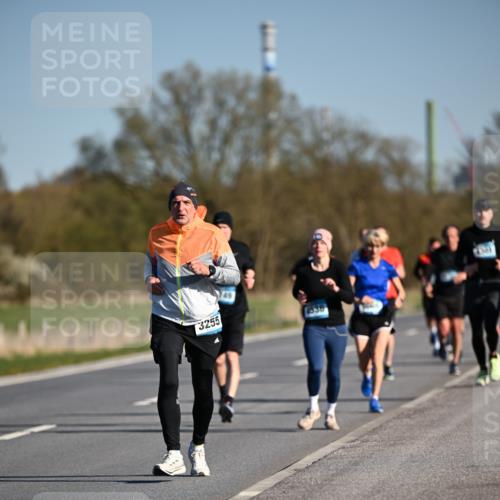 06.04.2025 - 44. Internationalen Wilhelmsburger Insellauf Dr. Thomas Lammeyer http://msf.ph/oto/7553899 06.04.2025 09:28:33 Laufen 3255, 1361 meine-sportfotos.de