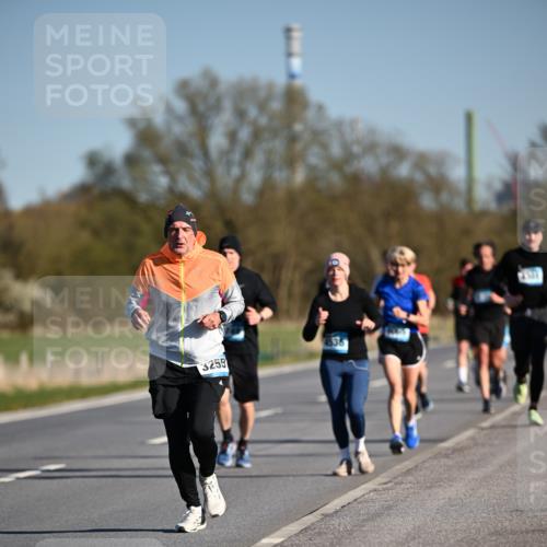 06.04.2025 - 44. Internationalen Wilhelmsburger Insellauf Dr. Thomas Lammeyer http://msf.ph/oto/7553904 06.04.2025 09:28:33 Laufen 3255 meine-sportfotos.de