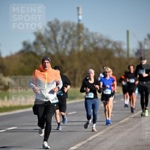 06.04.2025 - 44. Internationalen Wilhelmsburger Insellauf Dr. Thomas Lammeyer http://msf.ph/oto/7553908 06.04.2025 09:28:34 Laufen 3255, 4536 meine-sportfotos.de