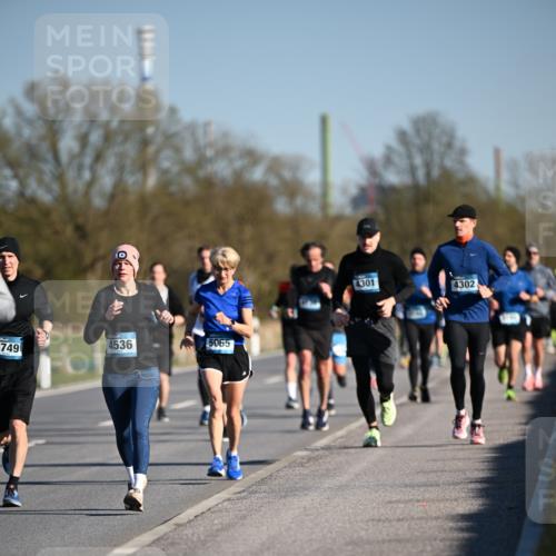 06.04.2025 - 44. Internationalen Wilhelmsburger Insellauf Dr. Thomas Lammeyer http://msf.ph/oto/7553913 06.04.2025 09:28:35 Laufen 3749, 4536, 5065, 4301, 4302 meine-sportfotos.de