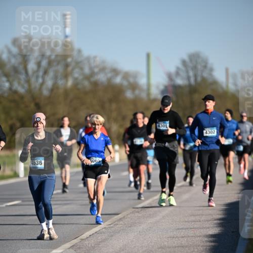 06.04.2025 - 44. Internationalen Wilhelmsburger Insellauf Dr. Thomas Lammeyer http://msf.ph/oto/7553920 06.04.2025 09:28:35 Laufen 4536, 5065, 4301, 4302 meine-sportfotos.de