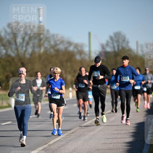 06.04.2025 - 44. Internationalen Wilhelmsburger Insellauf Dr. Thomas Lammeyer http://msf.ph/oto/7553922 06.04.2025 09:28:35 Laufen 5065, 4536, 4301, 4302 meine-sportfotos.de