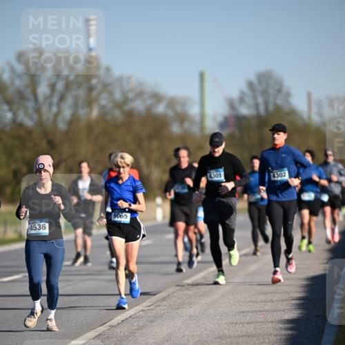 06.04.2025 - 44. Internationalen Wilhelmsburger Insellauf Dr. Thomas Lammeyer http://msf.ph/oto/7553924 06.04.2025 09:28:35 Laufen 5065, 4536, 4301, 4302 meine-sportfotos.de