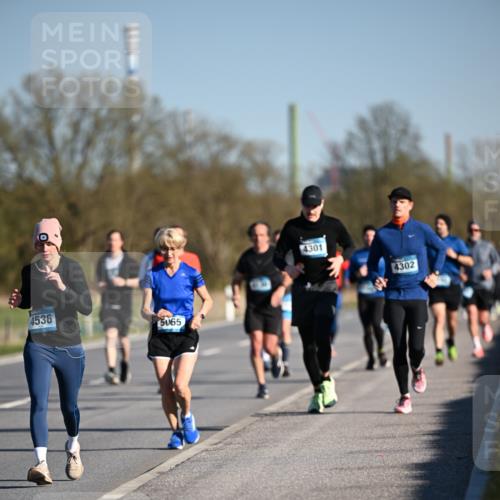 06.04.2025 - 44. Internationalen Wilhelmsburger Insellauf Dr. Thomas Lammeyer http://msf.ph/oto/7553927 06.04.2025 09:28:36 Laufen 4536, 5065, 4301, 4302 meine-sportfotos.de