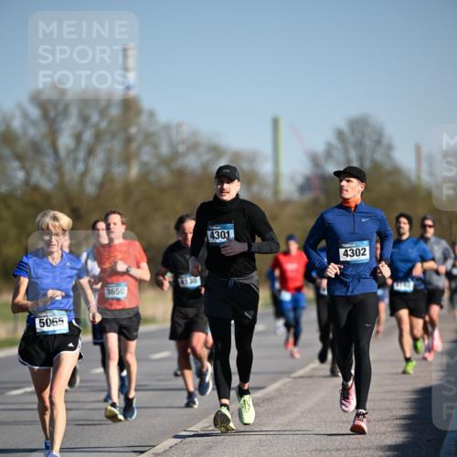 06.04.2025 - 44. Internationalen Wilhelmsburger Insellauf Dr. Thomas Lammeyer http://msf.ph/oto/7553939 06.04.2025 09:28:38 Laufen 5065, 3650, 4301, 4302 meine-sportfotos.de