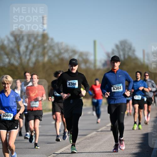 06.04.2025 - 44. Internationalen Wilhelmsburger Insellauf Dr. Thomas Lammeyer http://msf.ph/oto/7553943 06.04.2025 09:28:38 Laufen 5065, 3650, 4301, 4302 meine-sportfotos.de