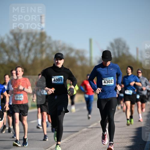 06.04.2025 - 44. Internationalen Wilhelmsburger Insellauf Dr. Thomas Lammeyer http://msf.ph/oto/7553957 06.04.2025 09:28:39 Laufen 3650, 4301, 4302 meine-sportfotos.de