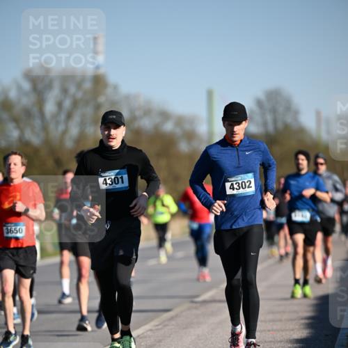 06.04.2025 - 44. Internationalen Wilhelmsburger Insellauf Dr. Thomas Lammeyer http://msf.ph/oto/7553961 06.04.2025 09:28:40 Laufen 3650, 4301, 4302 meine-sportfotos.de