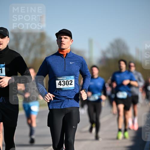 06.04.2025 - 44. Internationalen Wilhelmsburger Insellauf Dr. Thomas Lammeyer http://msf.ph/oto/7553993 06.04.2025 09:28:42 Laufen 4302 meine-sportfotos.de