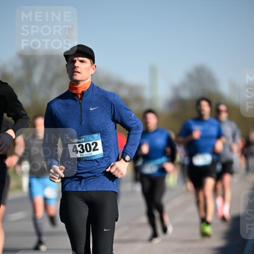 06.04.2025 - 44. Internationalen Wilhelmsburger Insellauf Dr. Thomas Lammeyer http://msf.ph/oto/7553999 06.04.2025 09:28:42 Laufen 4302 meine-sportfotos.de