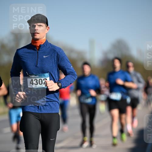 06.04.2025 - 44. Internationalen Wilhelmsburger Insellauf Dr. Thomas Lammeyer http://msf.ph/oto/7554006 06.04.2025 09:28:43 Laufen 4302 meine-sportfotos.de