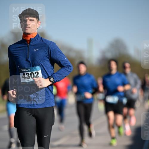06.04.2025 - 44. Internationalen Wilhelmsburger Insellauf Dr. Thomas Lammeyer http://msf.ph/oto/7554008 06.04.2025 09:28:43 Laufen 4302 meine-sportfotos.de