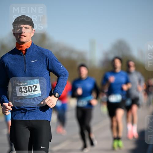 06.04.2025 - 44. Internationalen Wilhelmsburger Insellauf Dr. Thomas Lammeyer http://msf.ph/oto/7554010 06.04.2025 09:28:43 Laufen 4302 meine-sportfotos.de