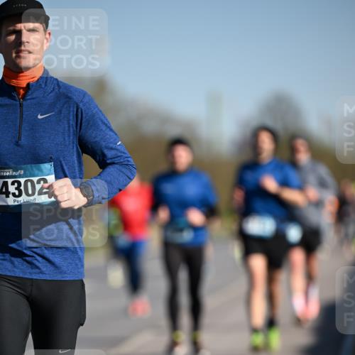 06.04.2025 - 44. Internationalen Wilhelmsburger Insellauf Dr. Thomas Lammeyer http://msf.ph/oto/7554017 06.04.2025 09:28:43 Laufen 4302 meine-sportfotos.de