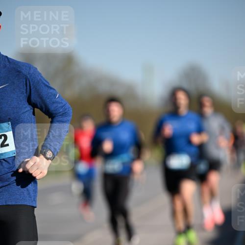06.04.2025 - 44. Internationalen Wilhelmsburger Insellauf Dr. Thomas Lammeyer http://msf.ph/oto/7554021 06.04.2025 09:28:44 Laufen 2 meine-sportfotos.de