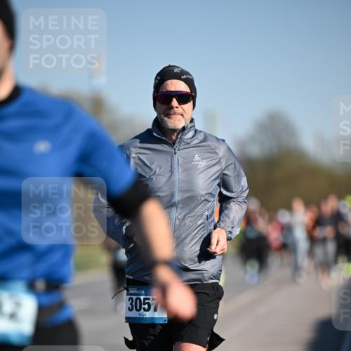 06.04.2025 - 44. Internationalen Wilhelmsburger Insellauf Dr. Thomas Lammeyer http://msf.ph/oto/7554061 06.04.2025 09:28:48 Laufen 3057 meine-sportfotos.de
