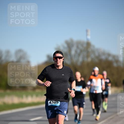 06.04.2025 - 44. Internationalen Wilhelmsburger Insellauf Dr. Thomas Lammeyer http://msf.ph/oto/7554082 06.04.2025 09:28:53 Laufen 4365 meine-sportfotos.de
