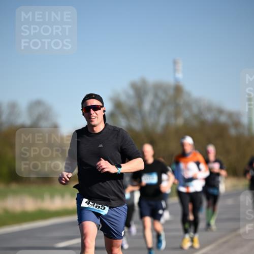 06.04.2025 - 44. Internationalen Wilhelmsburger Insellauf Dr. Thomas Lammeyer http://msf.ph/oto/7554087 06.04.2025 09:28:53 Laufen 4365 meine-sportfotos.de