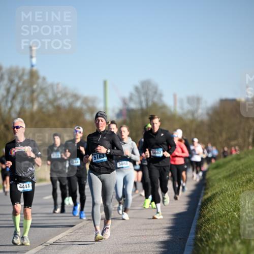 06.04.2025 - 44. Internationalen Wilhelmsburger Insellauf Dr. Thomas Lammeyer http://msf.ph/oto/7554102 06.04.2025 09:28:58 Laufen 4441, 5163, 5088, 5087 meine-sportfotos.de