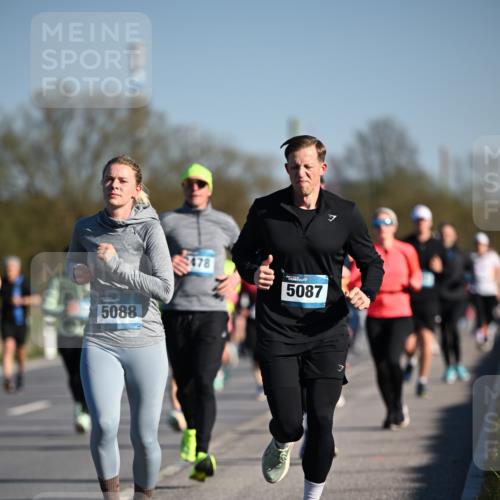06.04.2025 - 44. Internationalen Wilhelmsburger Insellauf Dr. Thomas Lammeyer http://msf.ph/oto/7554142 06.04.2025 09:29:03 Laufen 5088, 478, 5087 meine-sportfotos.de