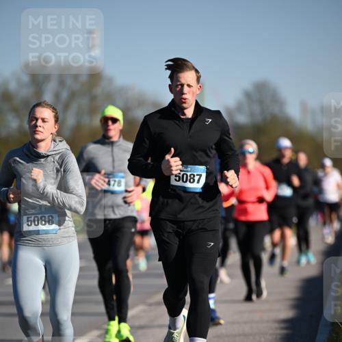 06.04.2025 - 44. Internationalen Wilhelmsburger Insellauf Dr. Thomas Lammeyer http://msf.ph/oto/7554152 06.04.2025 09:29:04 Laufen 5088, 7, 478, 5087 meine-sportfotos.de