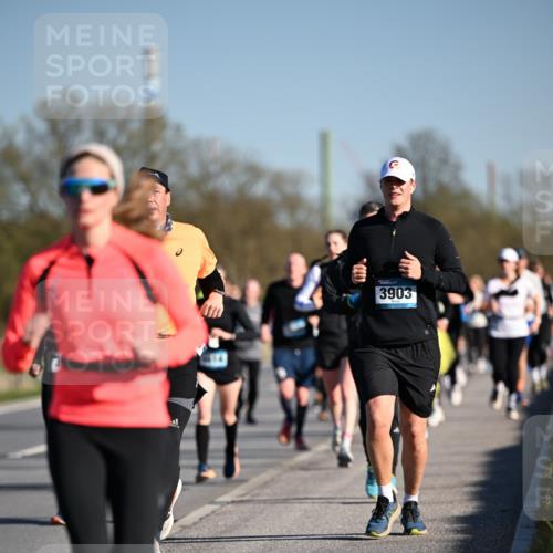 06.04.2025 - 44. Internationalen Wilhelmsburger Insellauf Dr. Thomas Lammeyer http://msf.ph/oto/7554194 06.04.2025 09:29:09 Laufen 3903 meine-sportfotos.de