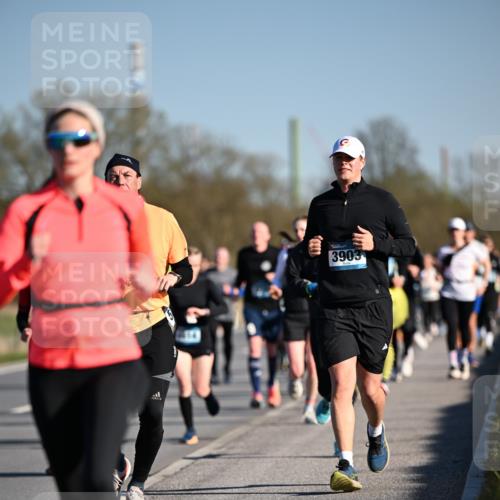 06.04.2025 - 44. Internationalen Wilhelmsburger Insellauf Dr. Thomas Lammeyer http://msf.ph/oto/7554196 06.04.2025 09:29:09 Laufen 3903 meine-sportfotos.de