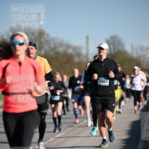 06.04.2025 - 44. Internationalen Wilhelmsburger Insellauf Dr. Thomas Lammeyer http://msf.ph/oto/7554198 06.04.2025 09:29:09 Laufen 3903 meine-sportfotos.de
