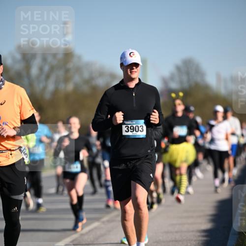 06.04.2025 - 44. Internationalen Wilhelmsburger Insellauf Dr. Thomas Lammeyer http://msf.ph/oto/7554210 06.04.2025 09:29:10 Laufen 3903 meine-sportfotos.de