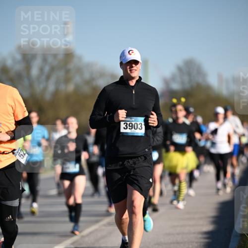 06.04.2025 - 44. Internationalen Wilhelmsburger Insellauf Dr. Thomas Lammeyer http://msf.ph/oto/7554213 06.04.2025 09:29:10 Laufen 3903 meine-sportfotos.de